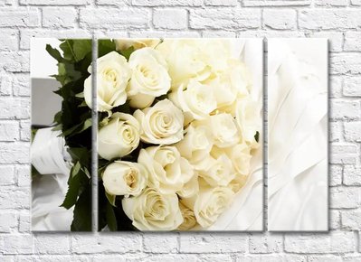 Шикарный букет белых роз на белом шелке TSv5606 фото