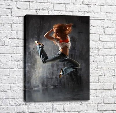 Poster Break dance, o fată pe un fundal gri, dansând Tan17007 фото