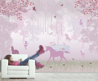 Unicorni și zâne într-o pădure roz înflorită Fot560 фото