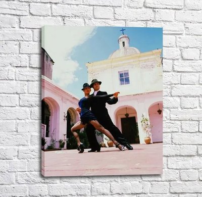 Poster Dansatori de tango pe fundalul unei biserici albe Tan18187 фото