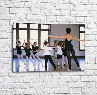 Постер Дети и преподаватель в балетном классе, балет Tan19230 фото