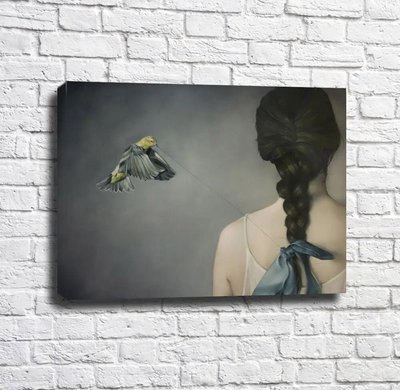 Девушка с косой и птица, вытягивающая нить из ленты Emi14928 фото