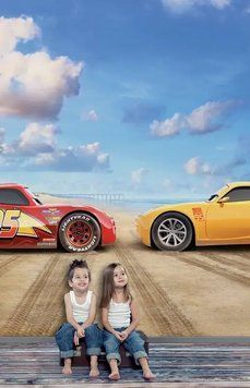 Fototapet - "Pictura murală Cruz Ramirez și Lightning McQueen pe plajă" Ger5048 фото