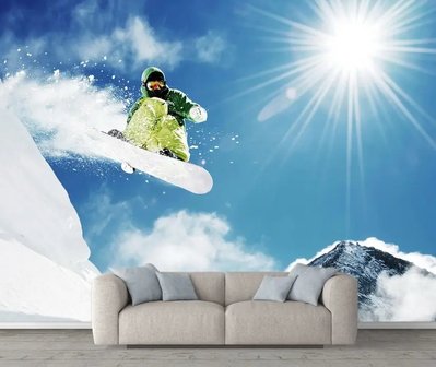 Сноубордист на фоне гор и яркого солнца Spo2966 фото
