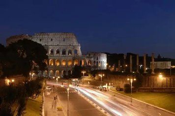 Fototapet - "Fototapet Drum de noapte către Colosseum, Roma" Gor4125 фото