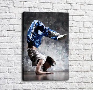 Poster Fată dans&acirc;nd break dance pe un fundal gri, dans&acirc;nd Tan19224 фото