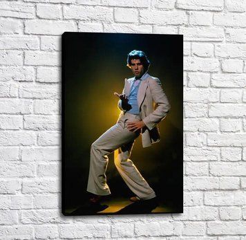 Poster John Travolta pe un fundal negru, dans&acirc;nd Tan19231 фото